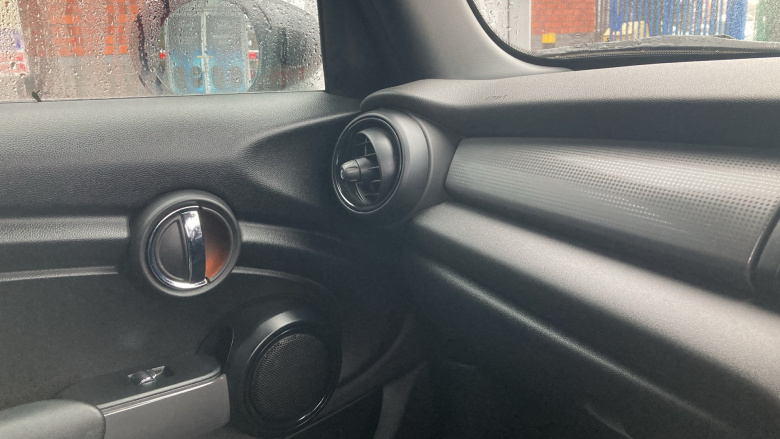 MINI Hatchback 1.5 Cooper Sport II 5dr Auto Petrol Hatchback